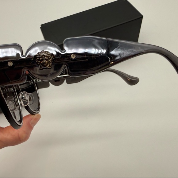 Versace Black Gradient Cat-Eye Sunglasses main image 9